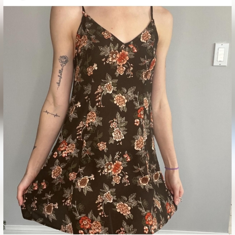 Floral printed spaghetti strap boho mini dress. Sz:S.color brown Forever 21